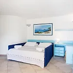 Casa Laura Al Mare Con Piscina بيت للعطل *