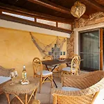 Casa Laura Al Mare Con Piscina بيت للعطل أولبيا