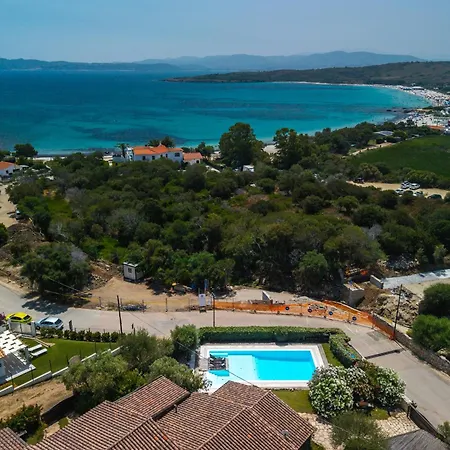 Casa Laura Al Mare Con Piscina Сasa de vacaciones *