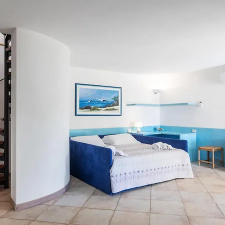 Casa Laura Al Mare Con Piscina Ferienhaus