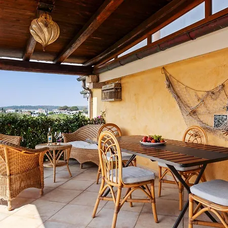 Casa Laura Al Mare Con Piscina