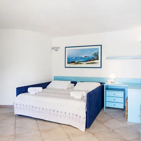 Casa Laura Al Mare Con Piscina Ferienhaus *