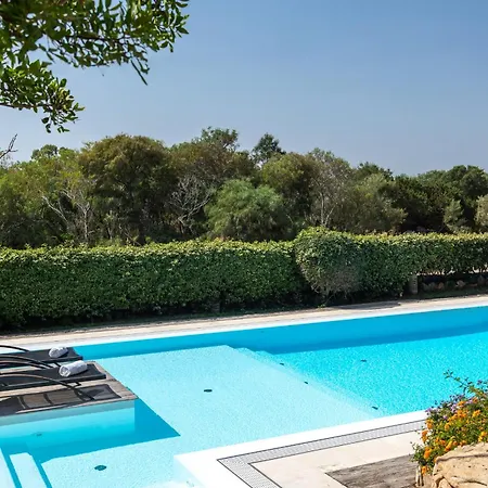 Casa Laura Al Mare Con Piscina Ferienhaus *