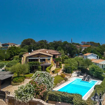 Holiday home Casa Laura Al Mare Con Piscina Olbia