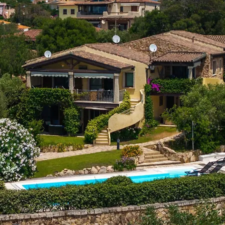 Ferienhaus Casa Laura Al Mare Con Piscina Olbia