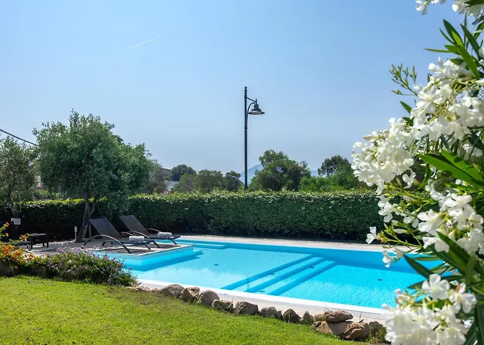 Casa Laura Al Mare Con Piscina Semesterbostad *