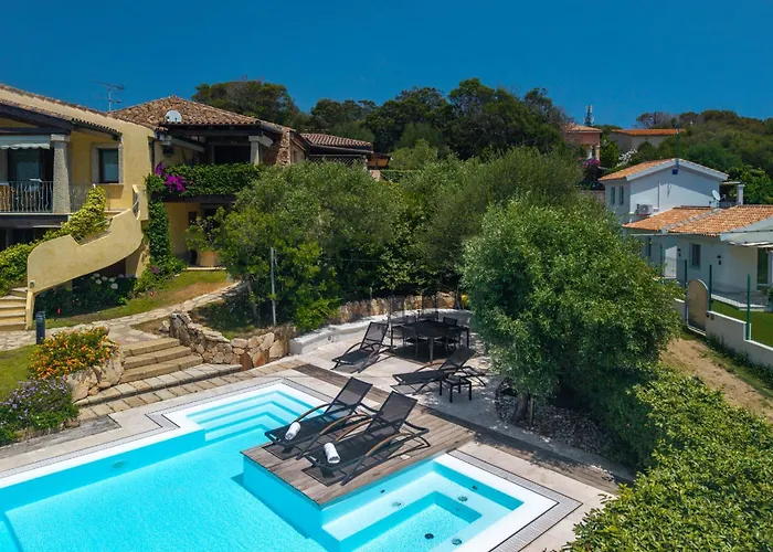 Casa Laura Al Mare Con Piscina Olbia